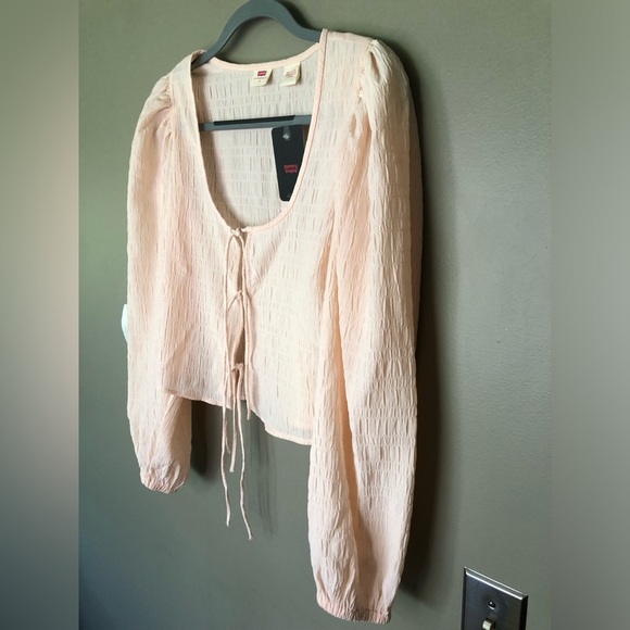 NWT LEVI’S Pink Fawn Tie Textured Top Size Small - Picture 7 of 9